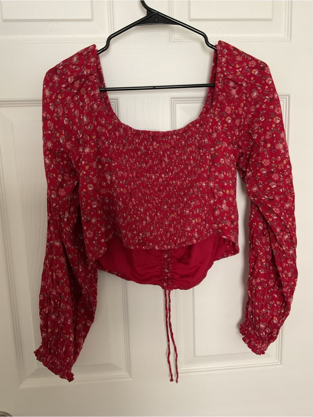 Hollister Red Floral Long-Sleeve Smocked Top - Picture 3 of 4